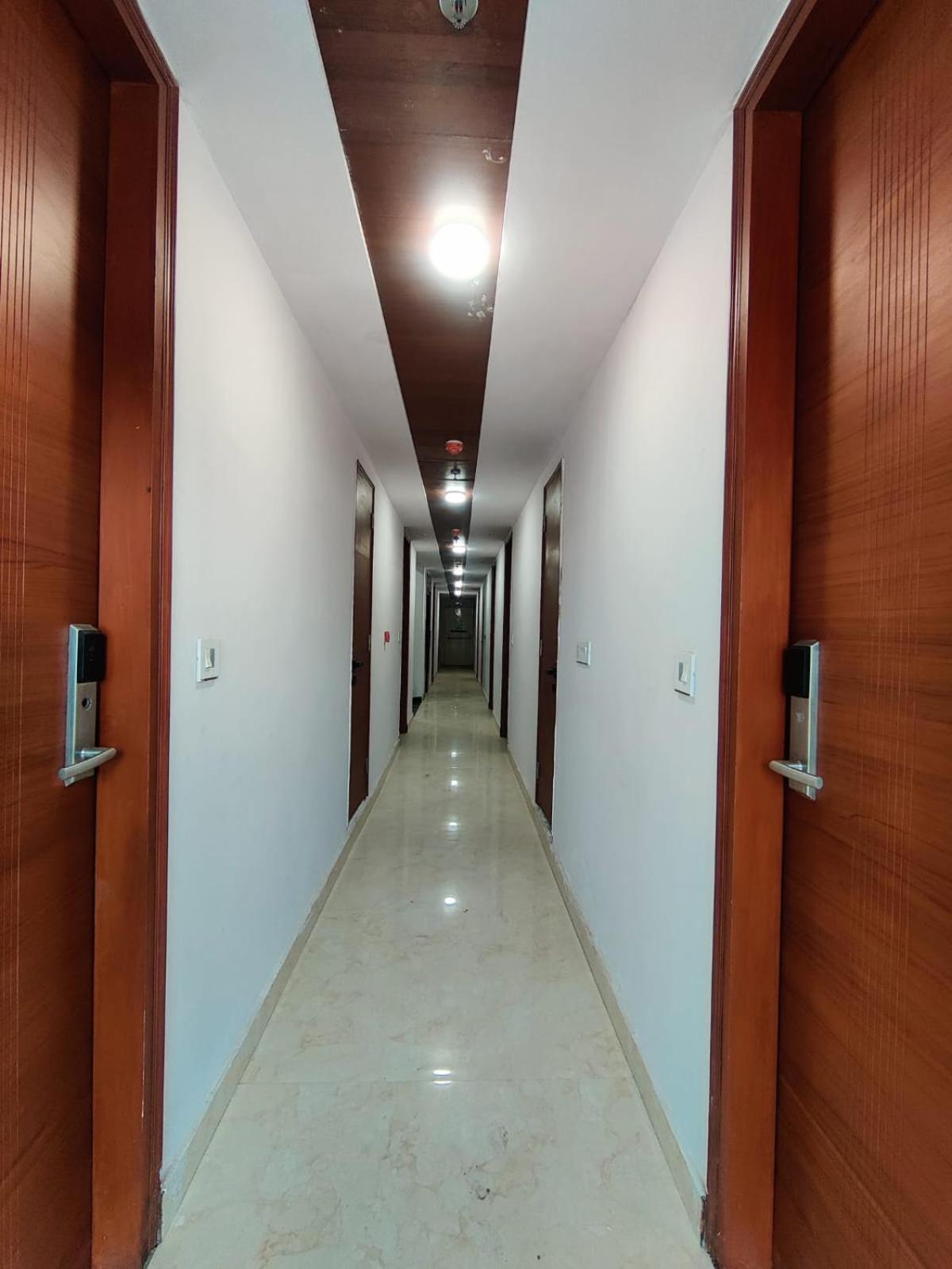Pk Boutique Hotel Noida Exteriör bild