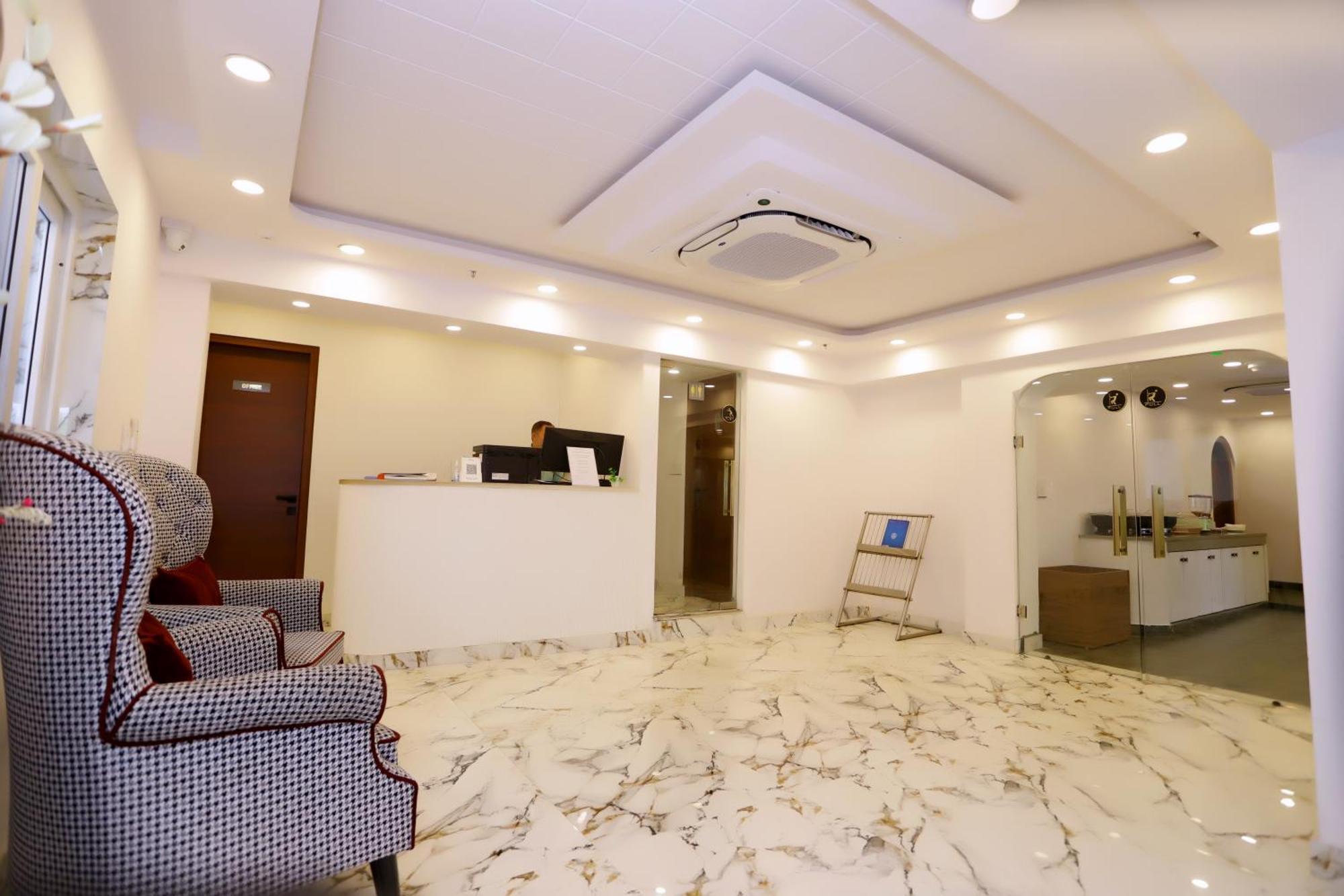 Pk Boutique Hotel Noida Exteriör bild