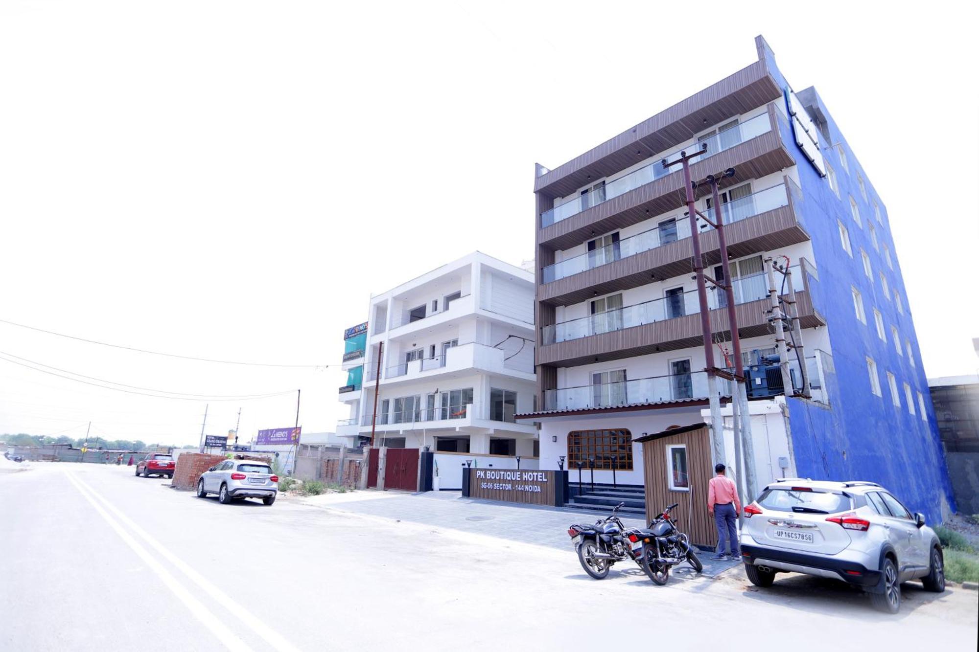 Pk Boutique Hotel Noida Exteriör bild