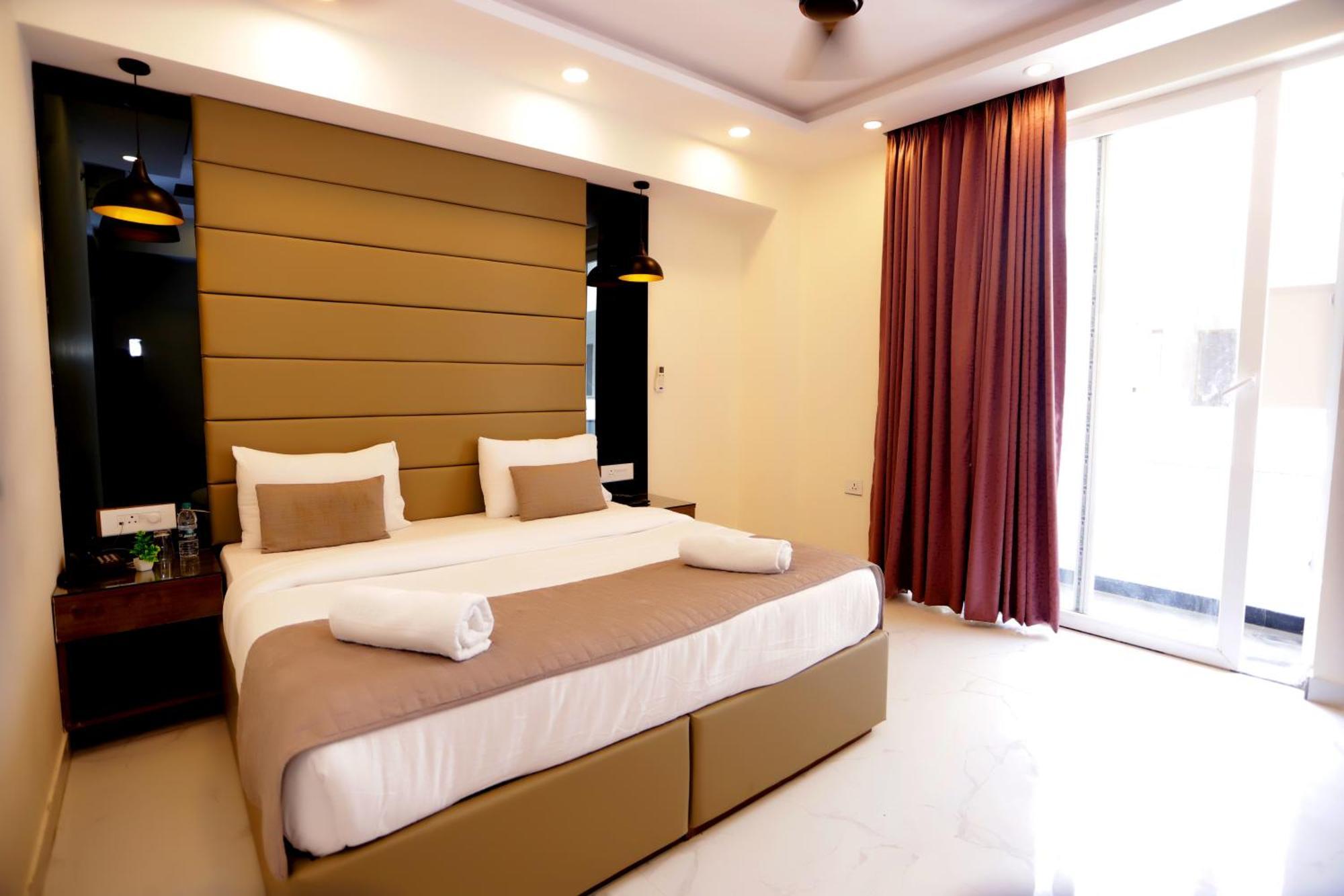 Pk Boutique Hotel Noida Exteriör bild