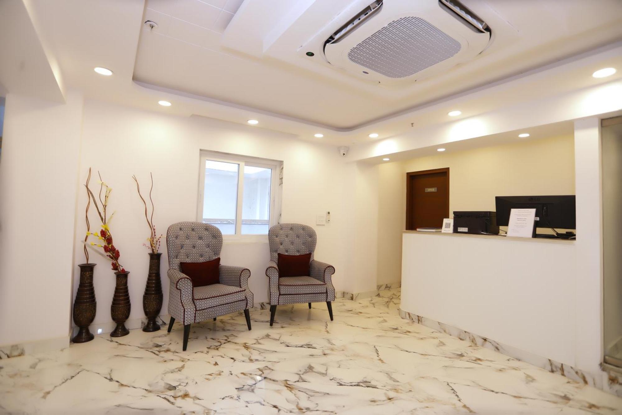 Pk Boutique Hotel Noida Exteriör bild