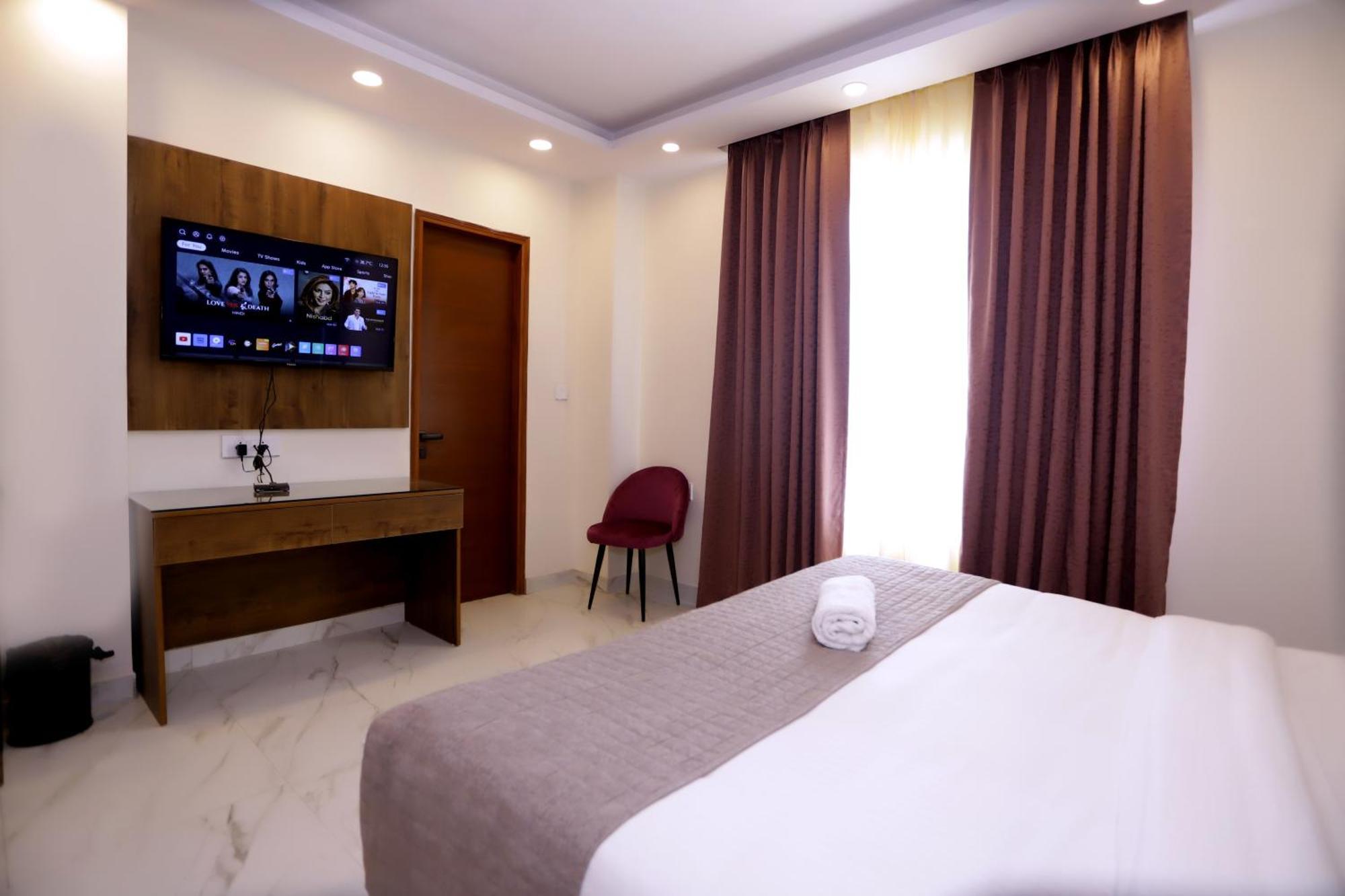 Pk Boutique Hotel Noida Exteriör bild